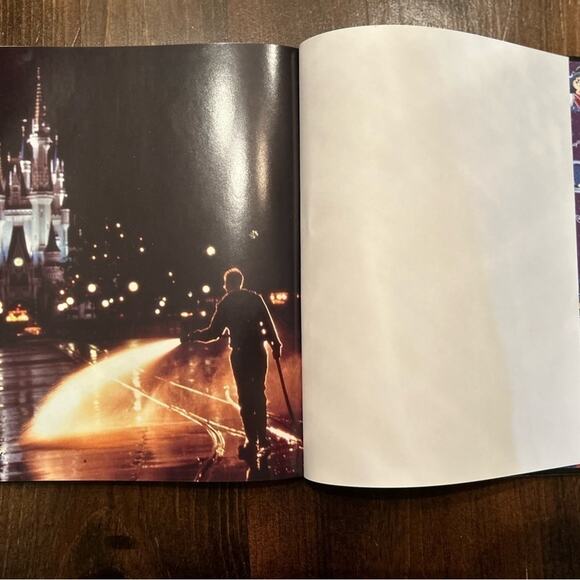 ⭐️Walt‎ Disney World Resort Where Magic Lives Hardcover Book 03 Pictorial Memory - Picture 8 of 10